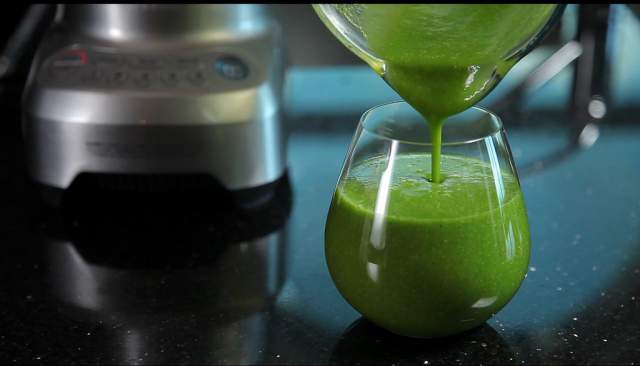 kiwi-and-spinach-smoothie