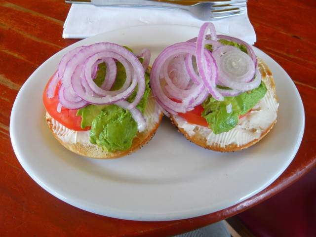 bagel-with-guacamole-topping