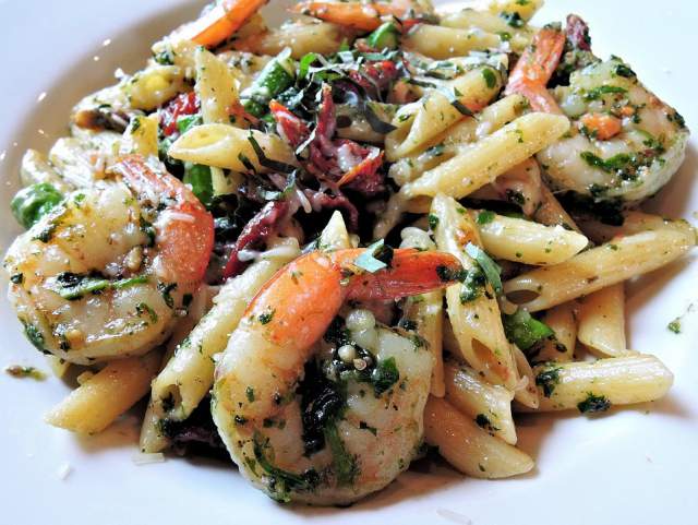 shrimp-and-greeny-pasta