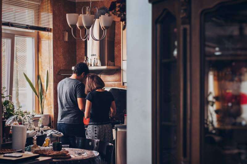 couple-cooking