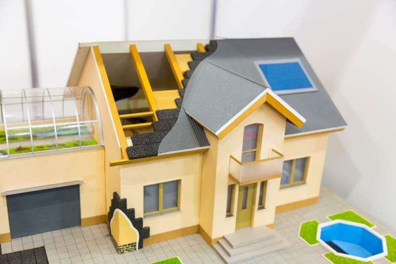 model-of-house-thermal-insulation-of-roof-concept