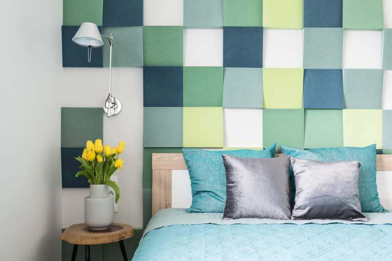 colorful-bedroom-interior-with-tulips