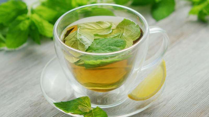 cup-of-green-tea-with-mint-and-lemon