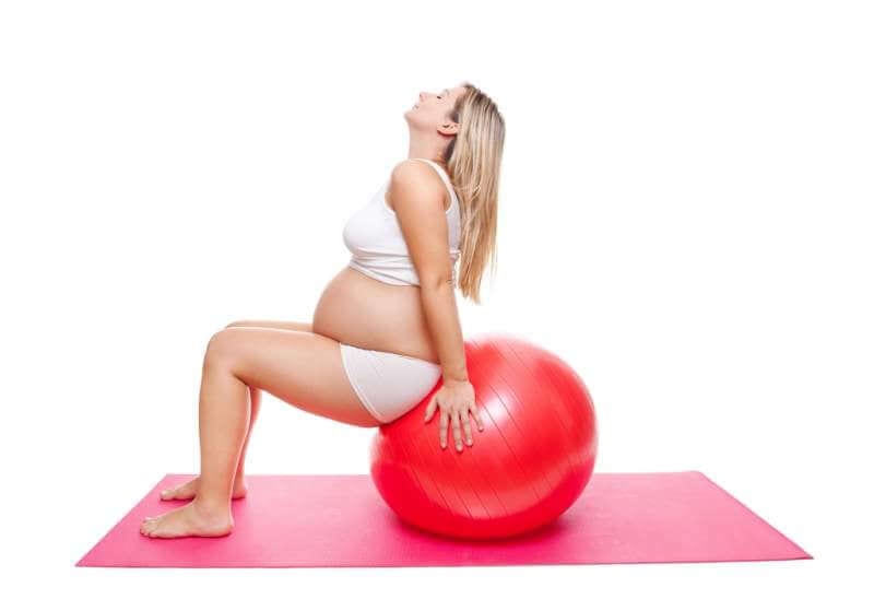 workout-with-fitness-ball-during-pregnancy