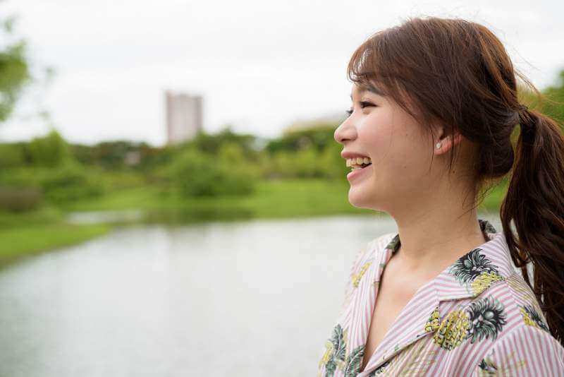 nose-job-asian-girl-smiling-profile