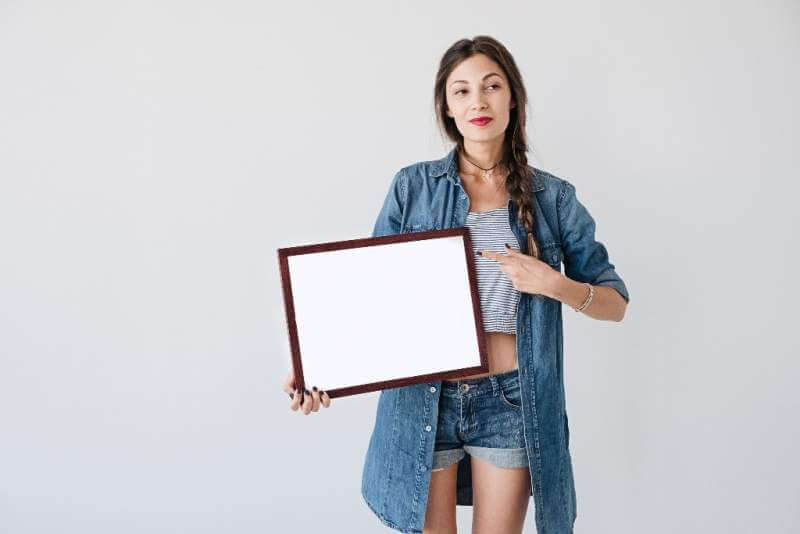 woman-with-advertising-frame