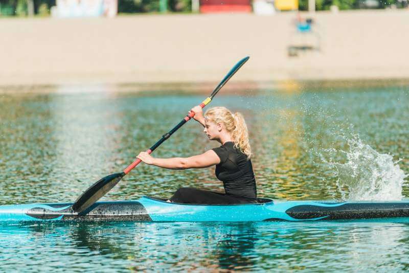 kayak-female-training