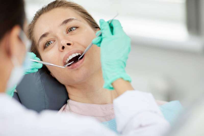 young-woman-at-dental-check-up