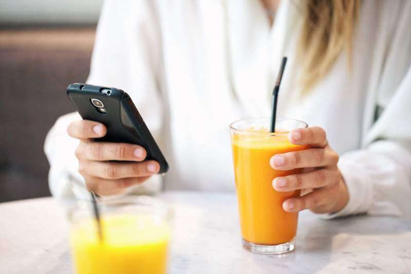 orange-juice-texting